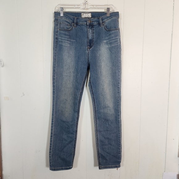 Free People Roller Crop Skinny Jeans Size 31/12 Medium Wash - Picture 2 of 16
